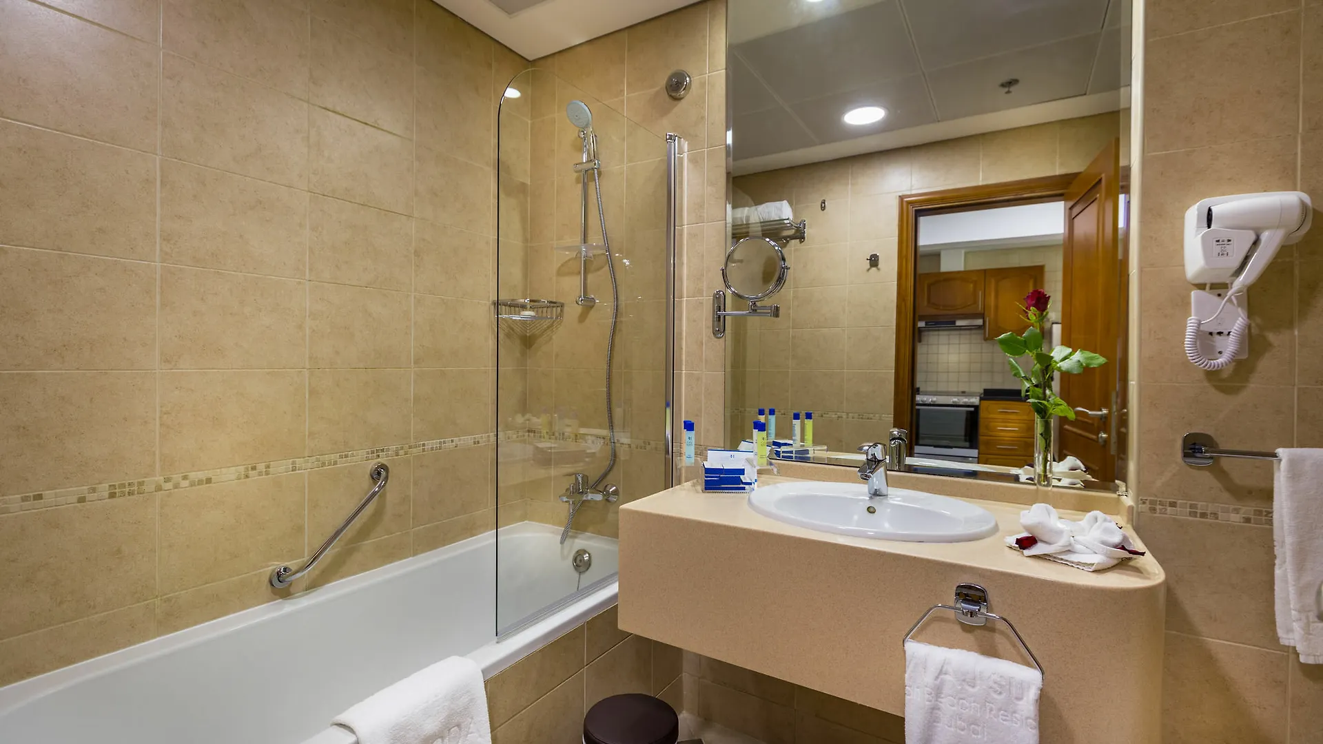 Roda Metha Suites Dubai Aparthotel